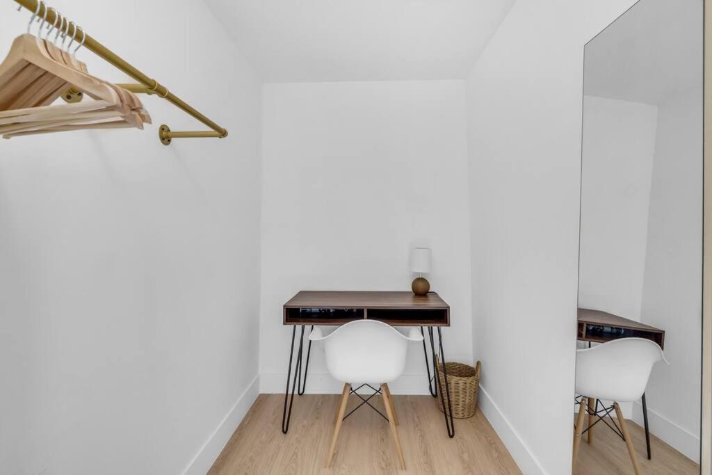 Modern 3 Bedroom Getaway With Parking In Coral Gables Сasa de vacaciones *