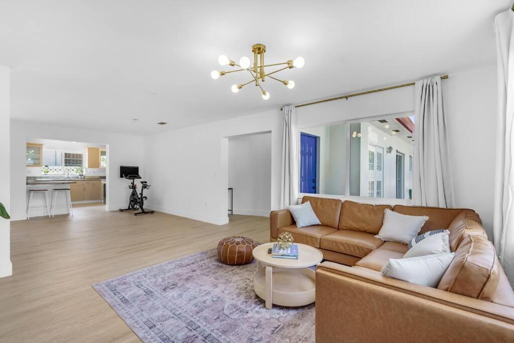 Modern 3 Bedroom Getaway With Parking In Coral Gables Сasa de vacaciones Miami