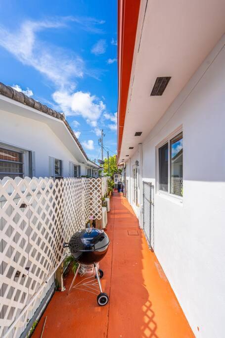 Modern 3 Bedroom Getaway With Parking In Coral Gables Сasa de vacaciones Miami