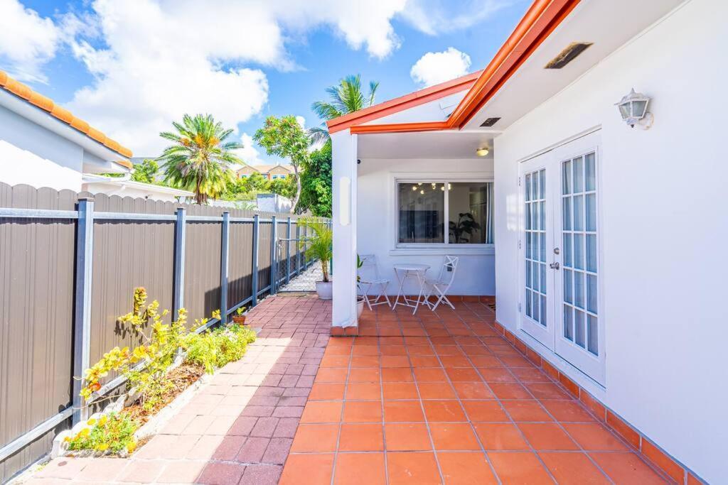 Modern 3 Bedroom Getaway With Parking In Coral Gables Сasa de vacaciones Miami