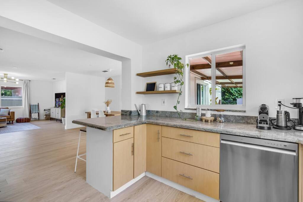 Modern 3 Bedroom Getaway With Parking In Coral Gables Сasa de vacaciones Miami