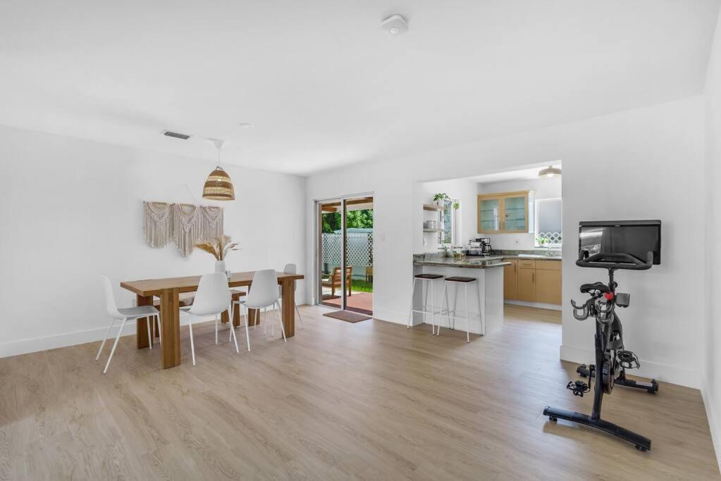 Сasa de vacaciones Modern 3 Bedroom Getaway With Parking In Coral Gables